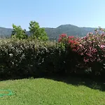 Ou Souleou 3 Etoiles Dans Beton Jardin Vue Et Colline