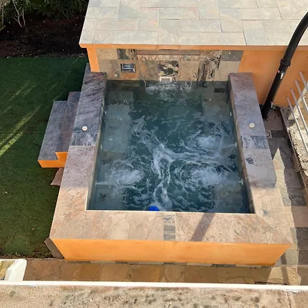 Ou Souleou 3 Etoiles Dans Beton Jardin Vue Et Colline Daire